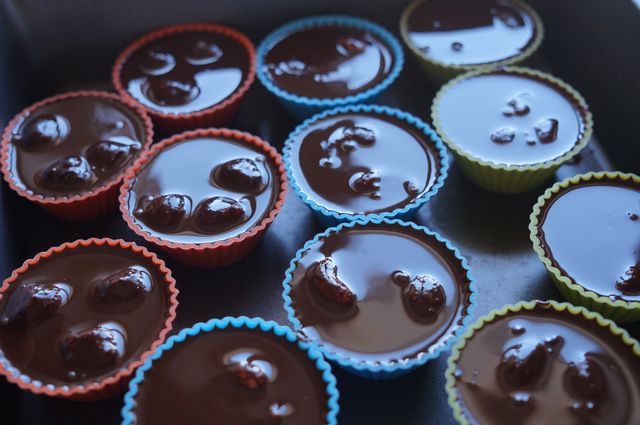 Натуральный черный шоколад из тертого какао 