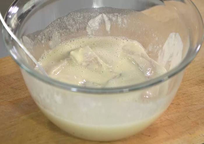 Сэндвич с рыбными пальчиками и тартаром 