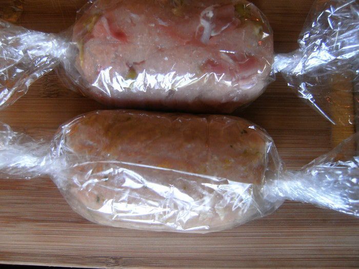 Куриная колбаса на пару (в двух вариантах)
