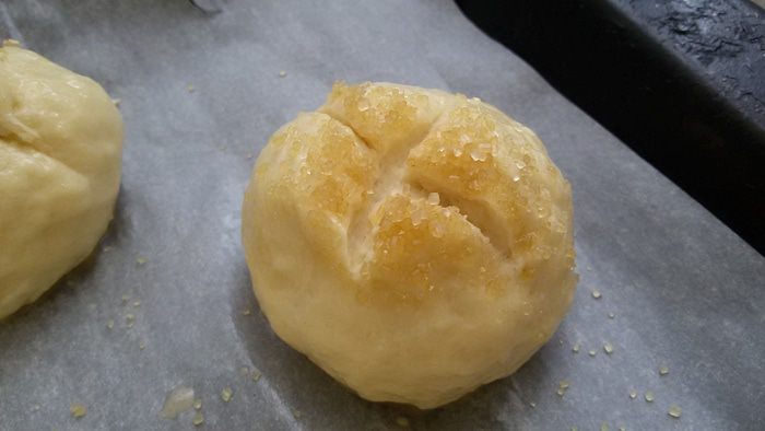 Булочки с сахарной посыпкой