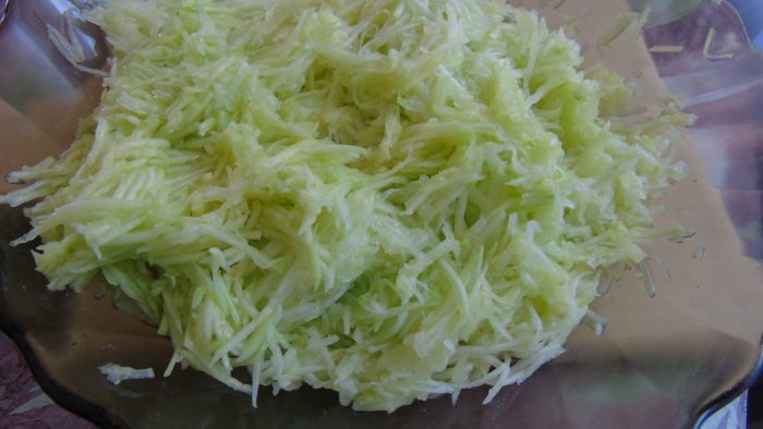 Лимонный кекс с малиной и кабачком