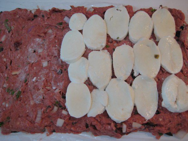 Мясной рулет по-средиземноморски