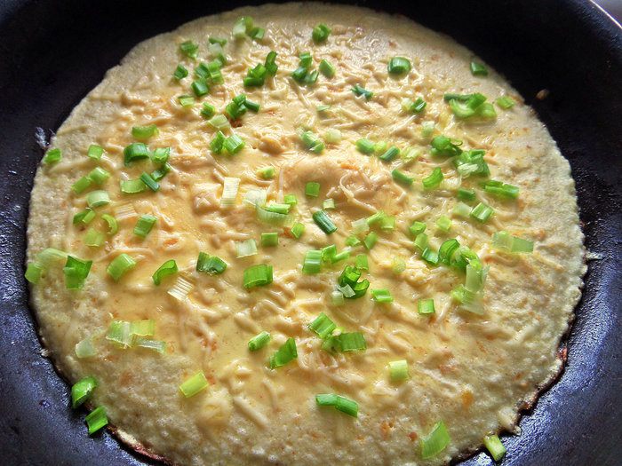 Омлетный рулет с начинкой