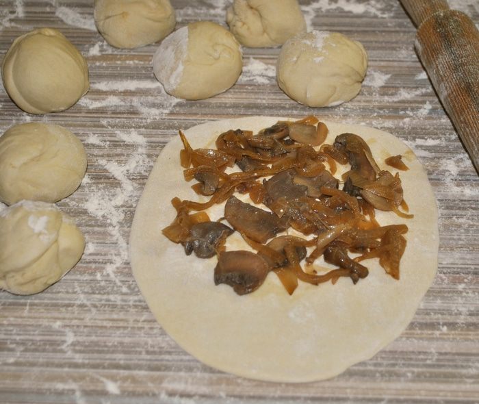 Постные грибные рулетики