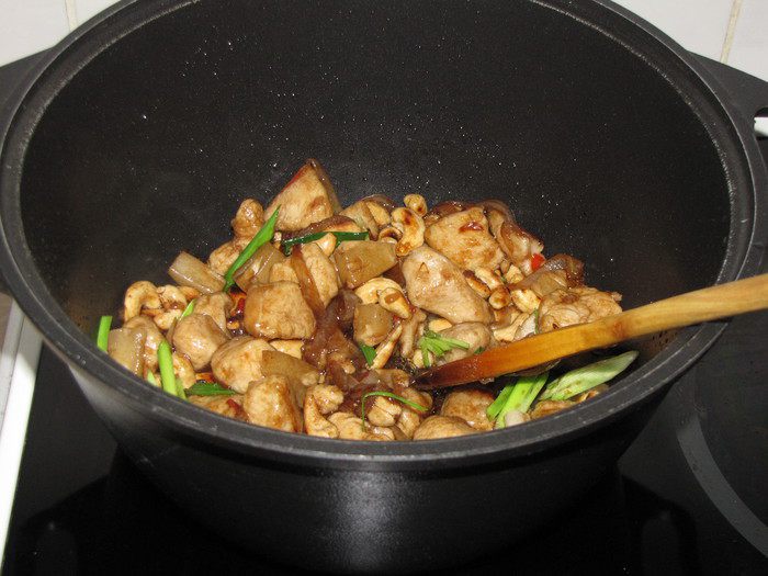 Острая курица с кешью