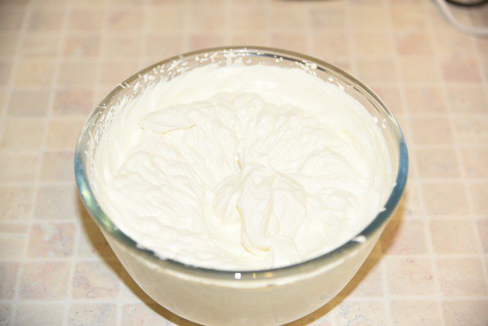 Шарлотта с манго