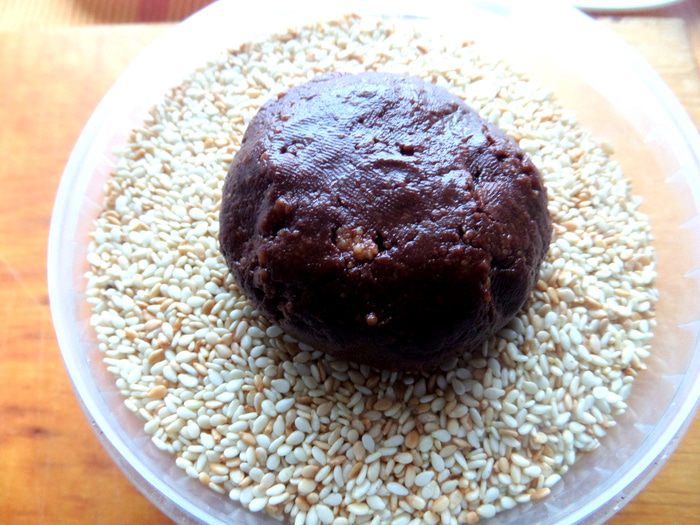 Шоколадные пирожные с фруктами