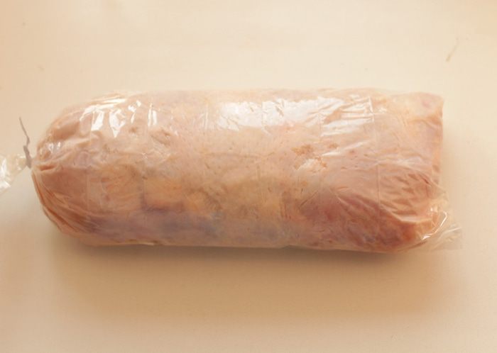 Куриный рулет с грибами и сыром