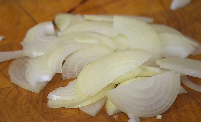 Гречка с перепелиными яйцами и овечьим сыром   