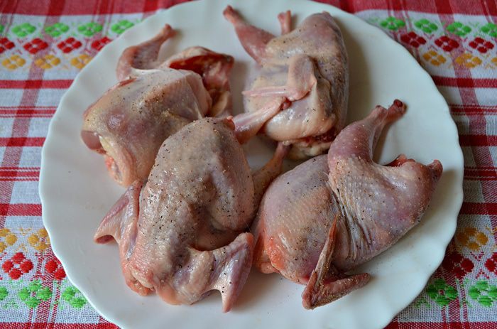 Перепела, фаршированные кускусом и запеченные в апельсиновом фреше 