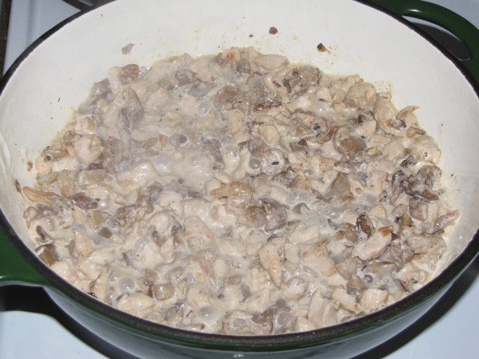 Мини-багеты, фаршированные курицей и грибами
