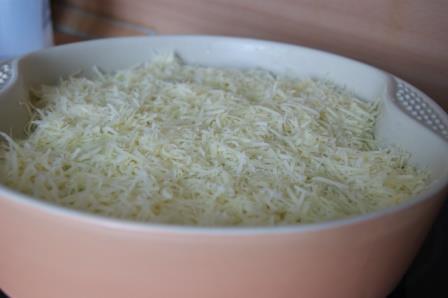 Запеканка с куриным филе, грибами и картофельным пюре