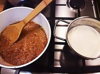 Карамельный кекс с курагой