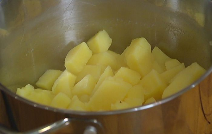 Рыбный пирог со сливочной начинкой