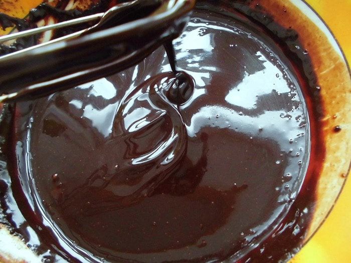Праздничные свекольные батончики с шоколадом и зеленой гречкой