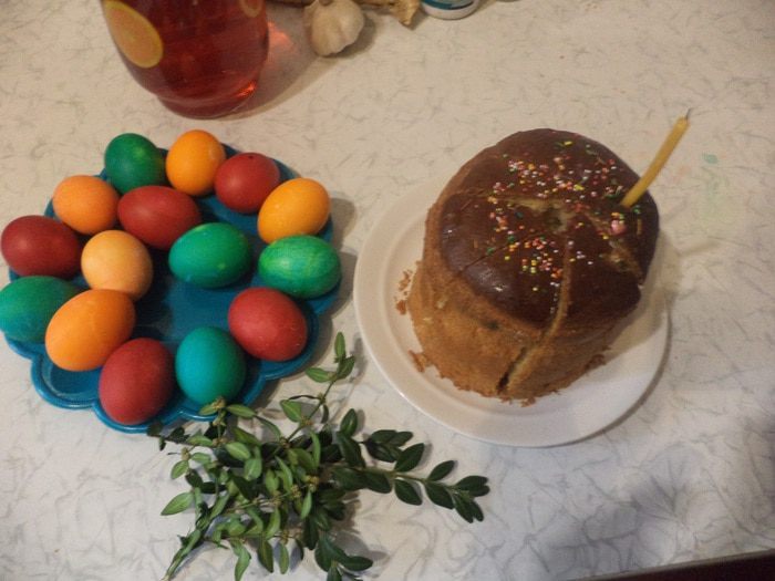 Кулич с цукатами, изюмом и орехами