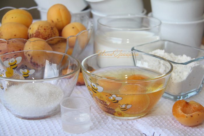 Клафути с абрикосами