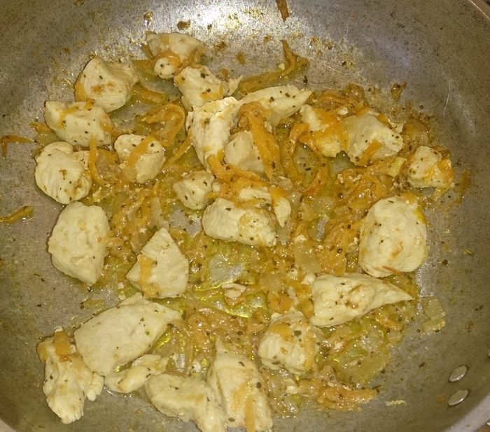 Макароны с курицей и итальянскими травами