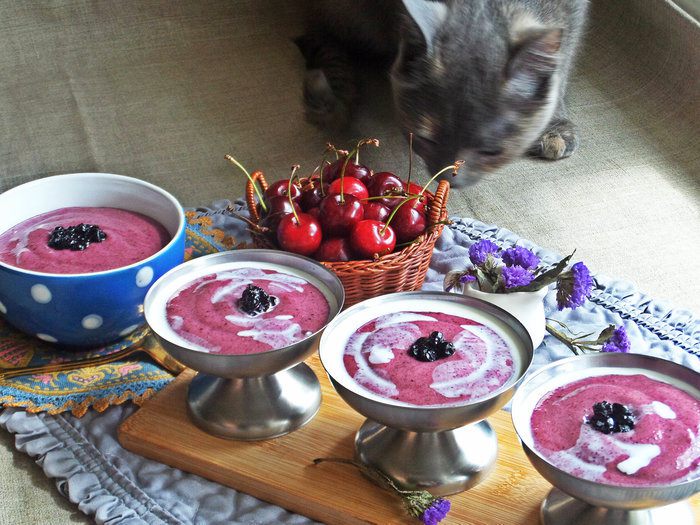 Черничный мусс под сливками