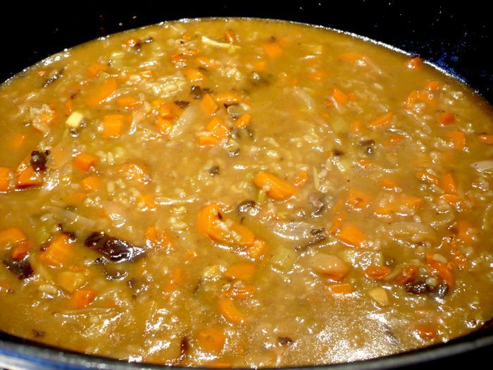 Бедрышко ягненка, фаршированное барбарисом и черносливом