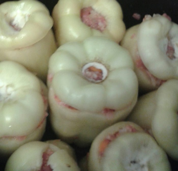 Перец, фаршированный мясом и рисом