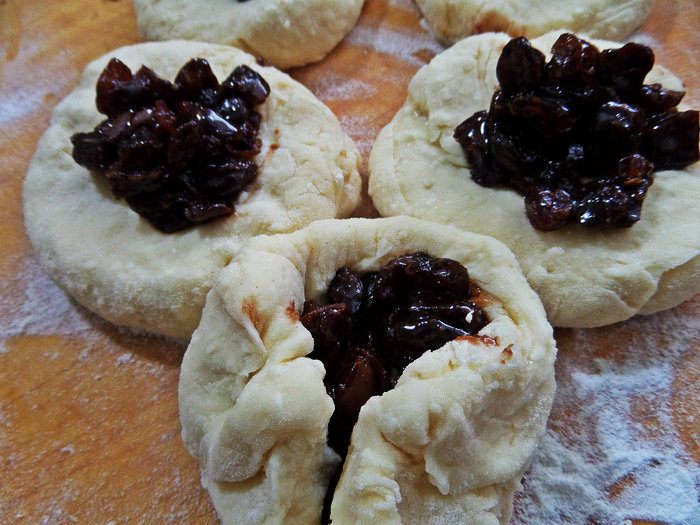 Булочки с начинкой на творожном тесте