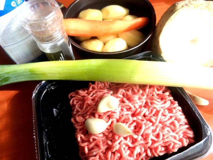 Картофельная запеканка с сельдереем и фаршем