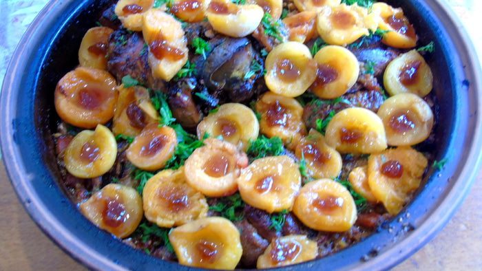 Мясо с абрикосами 