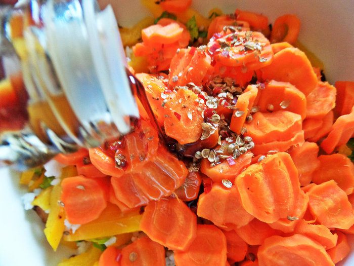 Морковный салат с курицей