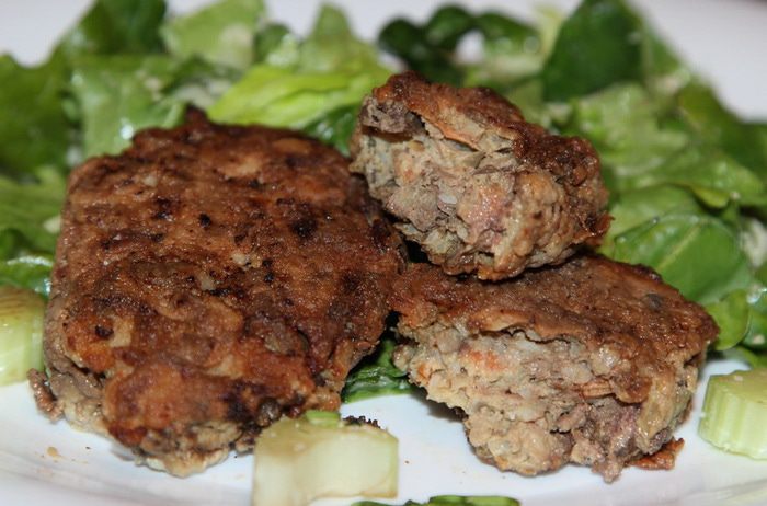 Куриная грудка с брынзой под белковой шапочкой