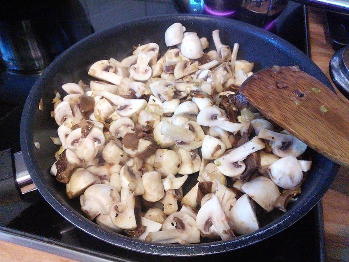 Картофельно-грибной торт с черносливом 