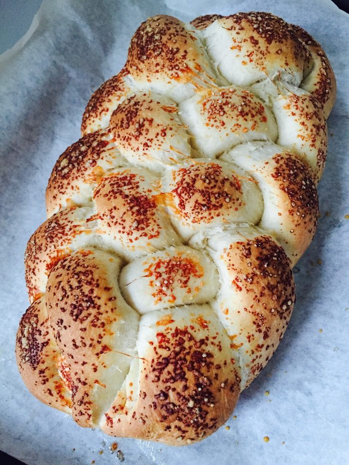 Хлебная коса с пармезаном