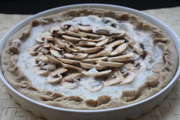 Ржаной пирог с курицей и грибами