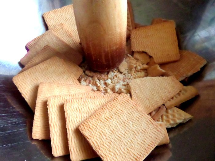 Песочный пирог с кремом на сгущенке