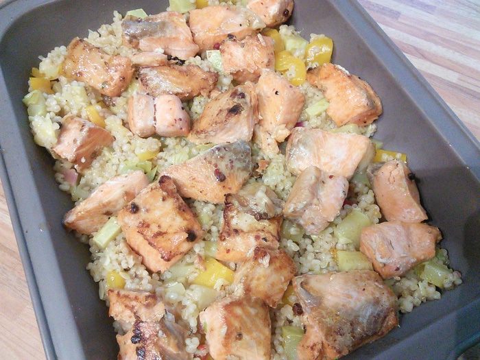 Рагу из лосося с перловкой под сырным суфле 