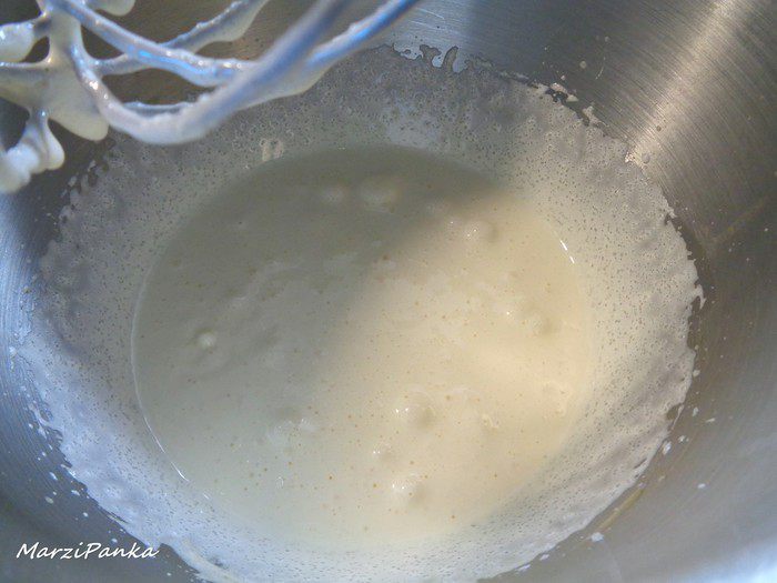 Тыквенные маффины с орехами и клюквой