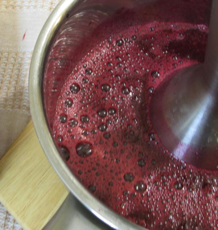 Печенье «Сердечки» с красной смородиной