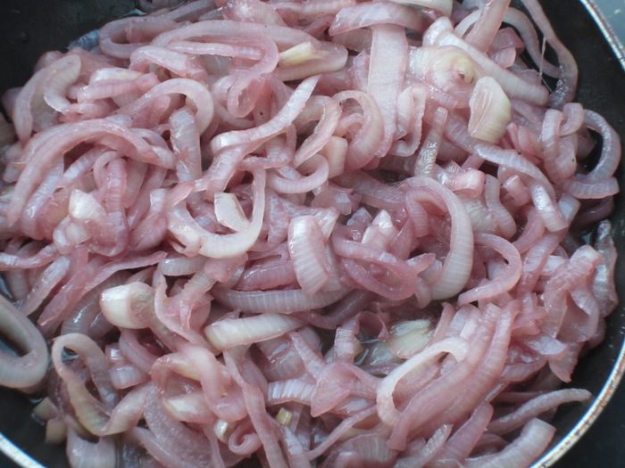 Киш с карамелизированным луком