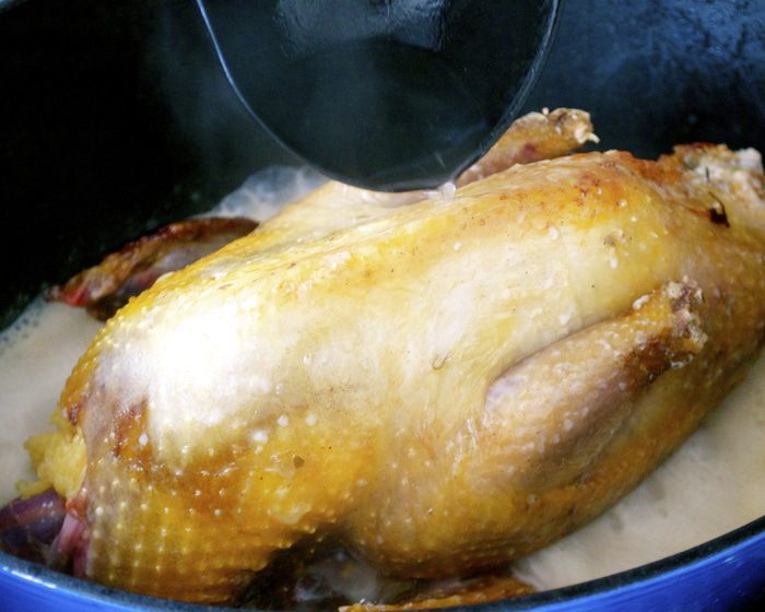 Фаршированная цесарка с капустой