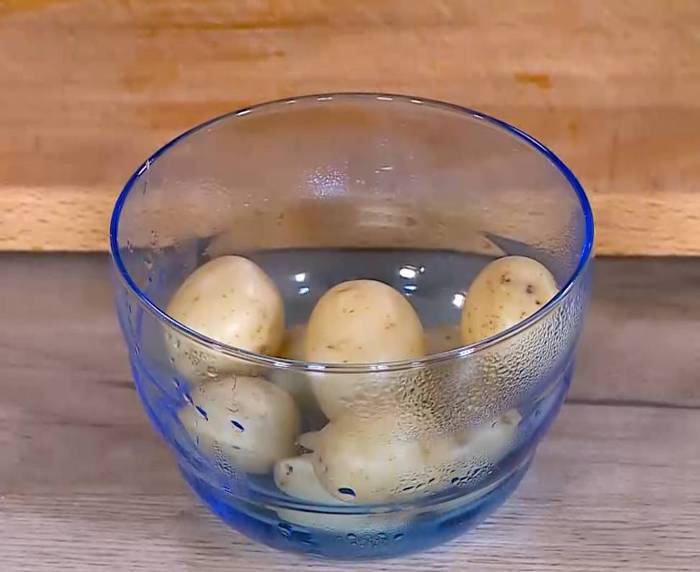 Салат из нута и пряной цветной капусты 