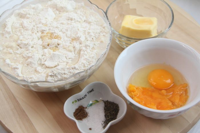 Каштановые булочки с брусникой