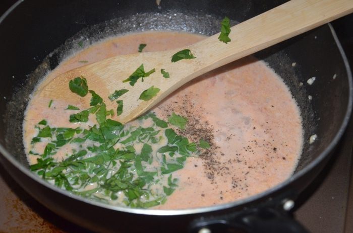 Пенне с соусом из креветок и коньяка