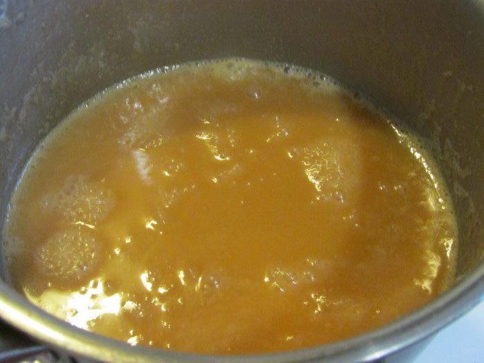 Ванильно-карамельное парфе с морской солью и орехами