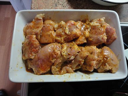 Курица в томатно-винном соусе