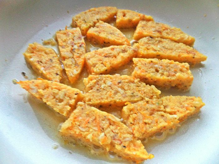 Салат с полентой и хурмой
