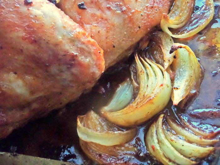 Курица с луком и гречкой