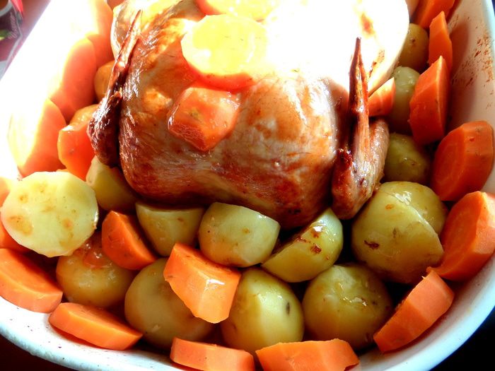 Курица с морковью и картофелем