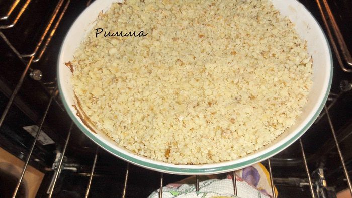 Крамбль с семгой и брокколи.