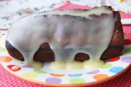 Медовый кекс (леках) под карамельным соусом