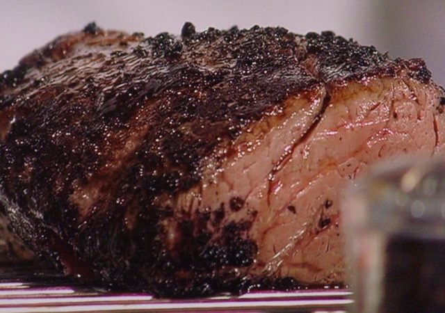 Филе говядины со спаржевым песто под соусом &amp;quot;Béarnaise&amp;quot;